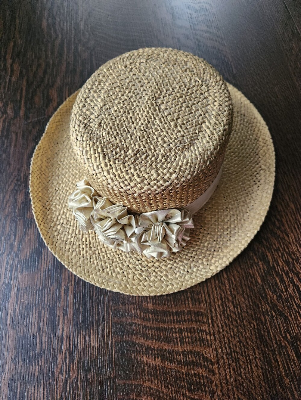 Woven Gold Metalic Sun Hat Ladoes EUC $29